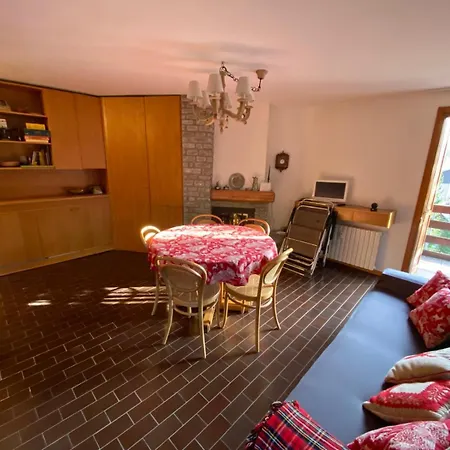 Terrazza Brengaz 公寓 *